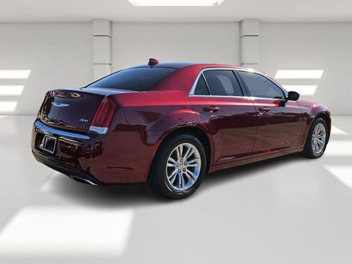 2018 Chrysler 300 Touring