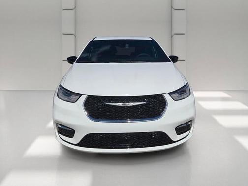 White 2026 Chrysler Pacifica Select