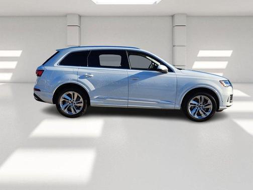 2024 Audi Q7 55 Premium