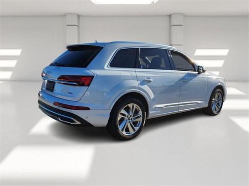 2024 Audi Q7 55 Premium