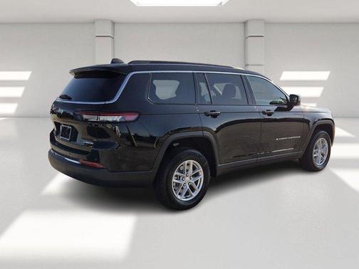2026 Jeep Grand Cherokee L Laredo 4x4