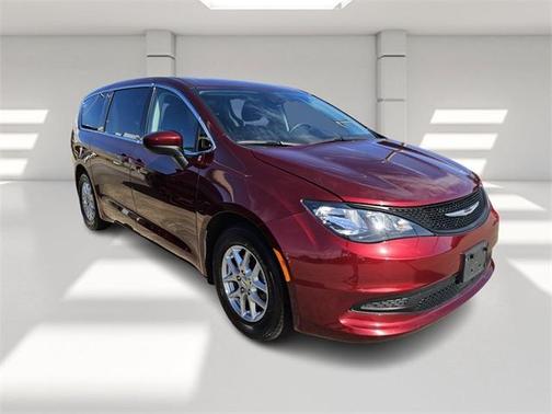 2023 Chrysler Voyager LX