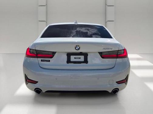 White 2022 BMW 330 i