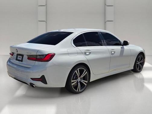 White 2022 BMW 330 i