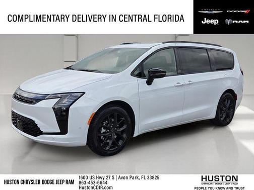 White 2027 Chrysler Pacifica LIMITED