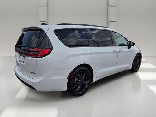 White 2027 Chrysler Pacifica LIMITED