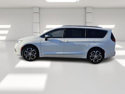 2026 Chrysler Pacifica Pinnacle AWD