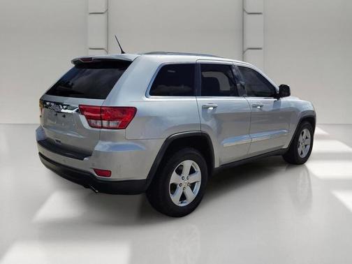 Gray 2011 Jeep Grand Cherokee Laredo