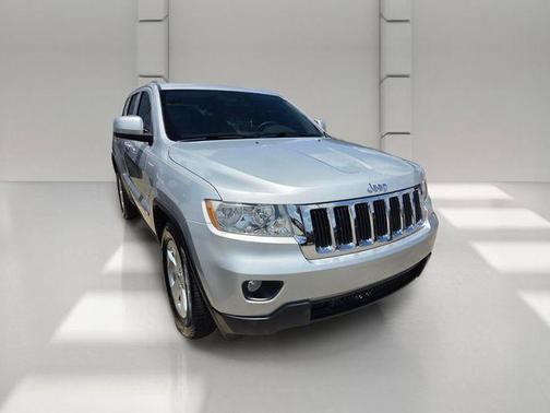 Gray 2011 Jeep Grand Cherokee Laredo