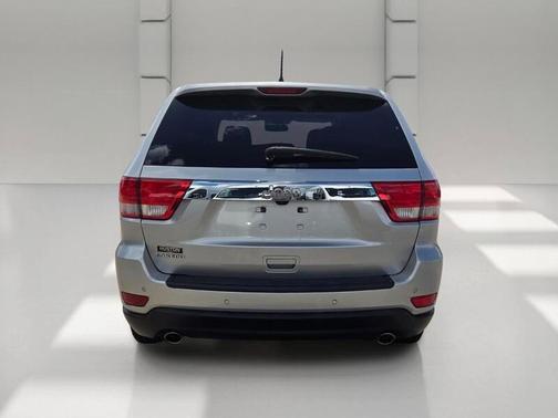 Gray 2011 Jeep Grand Cherokee Laredo
