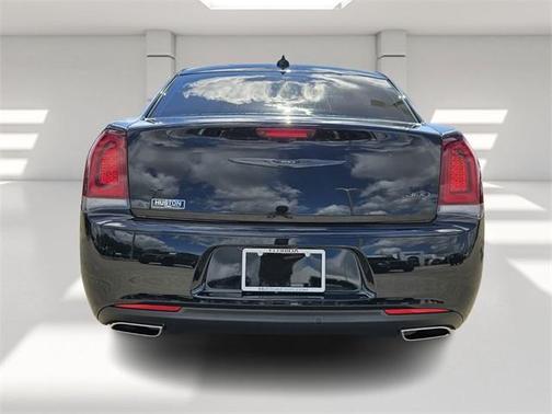 2022 Chrysler 300 Touring