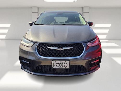 2023 Chrysler Pacifica Touring-L