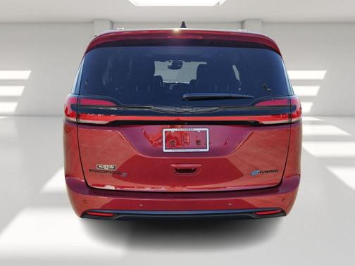 2025 Chrysler Pacifica Hybrid Select