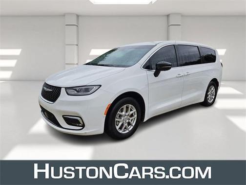 2024 Chrysler Pacifica Touring-L