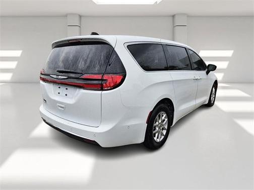 2024 Chrysler Pacifica Touring-L