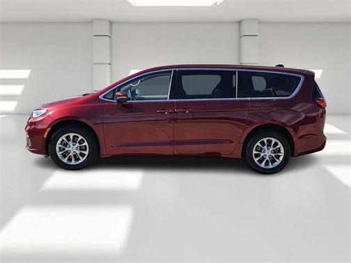 2023 Chrysler Pacifica Touring-L