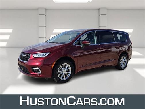 2023 Chrysler Pacifica Touring-L