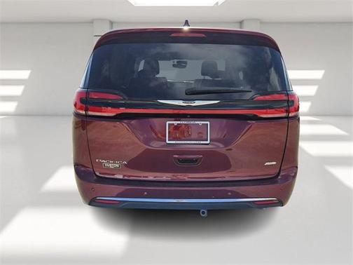 2023 Chrysler Pacifica Touring-L