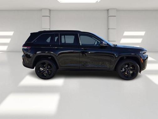 2026 Jeep Grand Cherokee Limited 4x2