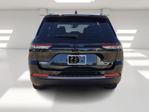 2026 Jeep Grand Cherokee Limited 4x2