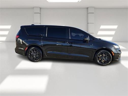 2022 Chrysler Pacifica Hybrid Touring L