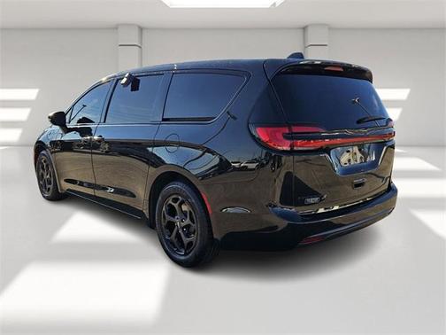 2022 Chrysler Pacifica Hybrid Touring L