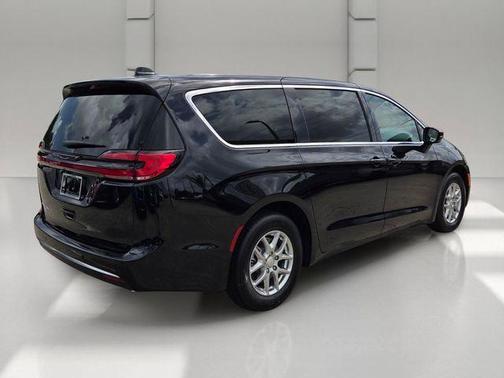 Black 2027 Chrysler Pacifica SELECT