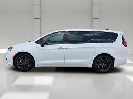 White 2026 Chrysler Pacifica Select FWD