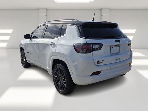 White 2022 Jeep Compass Altitude