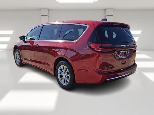 2026 Chrysler Pacifica Limited FWD