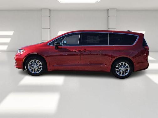 2026 Chrysler Pacifica Limited FWD
