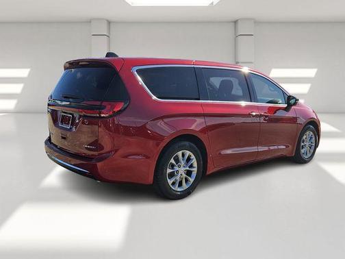 2026 Chrysler Pacifica Limited FWD