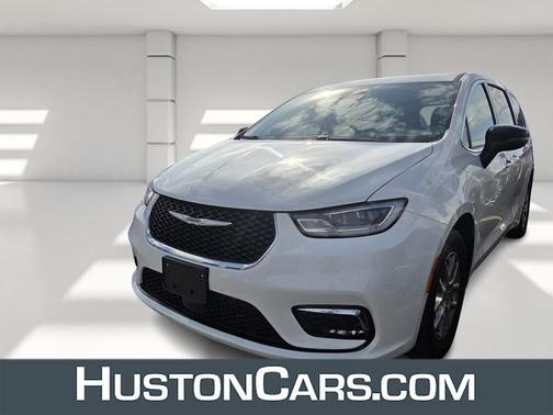 2024 Chrysler Pacifica Touring-L