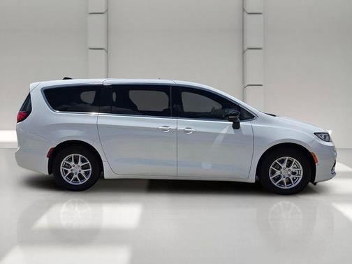 White 2026 Chrysler Pacifica Select FWD