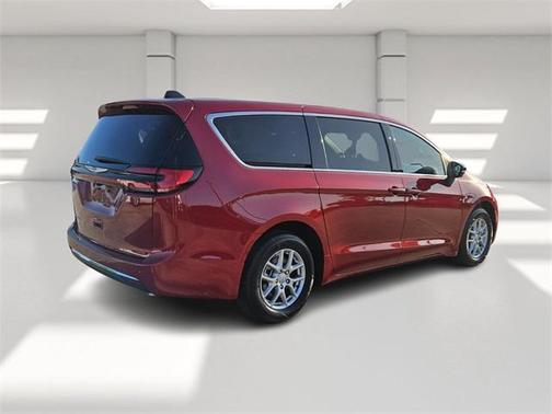 2026 Chrysler Pacifica Select FWD