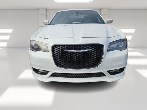 2018 Chrysler 300 S