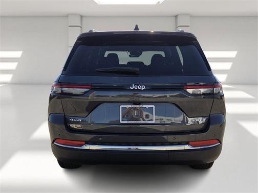 2026 Jeep Grand Cherokee Laredo 4x4