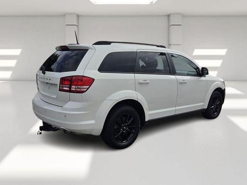 White 2020 Dodge Journey SE Value