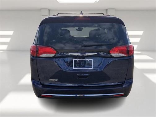 2019 Chrysler Pacifica Touring-L