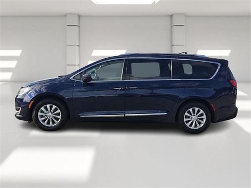 2019 Chrysler Pacifica Touring-L
