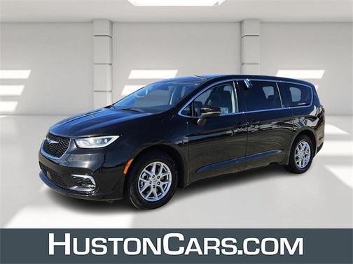 2023 Chrysler Pacifica Touring-L
