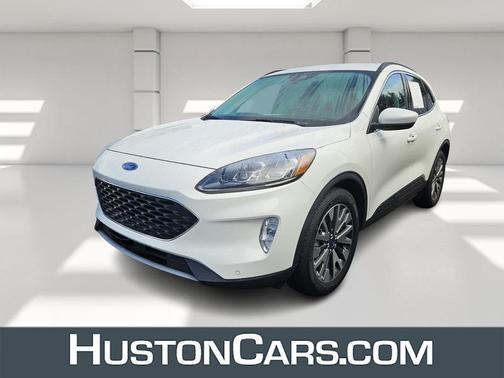 2022 Ford Escape Titanium Hybrid
