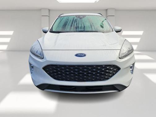 2022 Ford Escape Titanium Hybrid