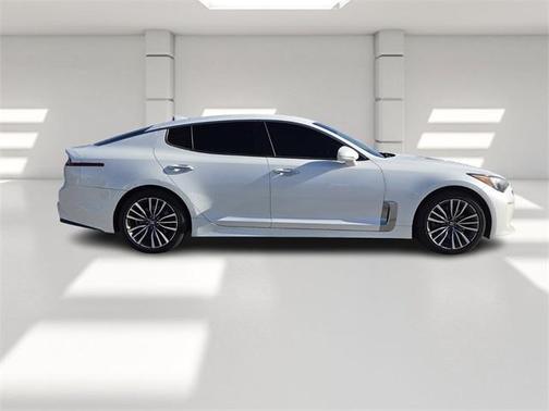 2019 Kia Stinger Base