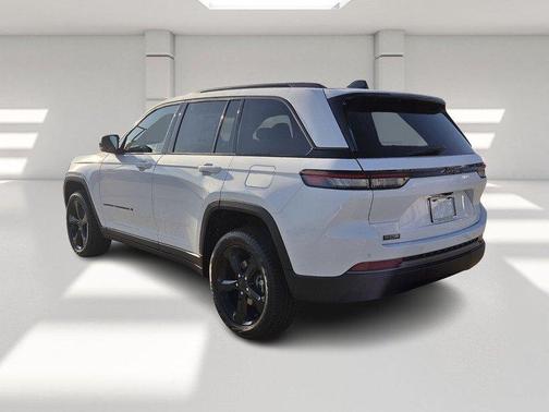 2026 Jeep Grand Cherokee Limited 4x2