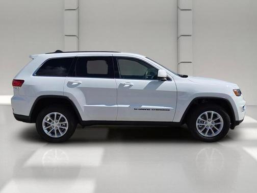 White 2022 Jeep Grand Cherokee WK Laredo