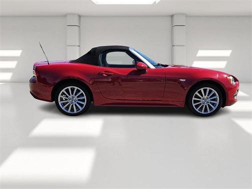 2017 FIAT 124 Spider Lusso
