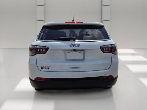 White 2023 Jeep Compass Sport
