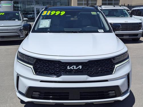 Glacial White Pearl 2022 Kia Sorento SX