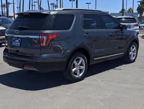 Magnetic Metallic 2019 Ford Explorer XLT
